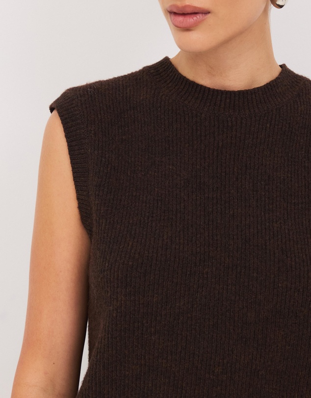 Calli - Bron Round Neck Knit Vest Top
