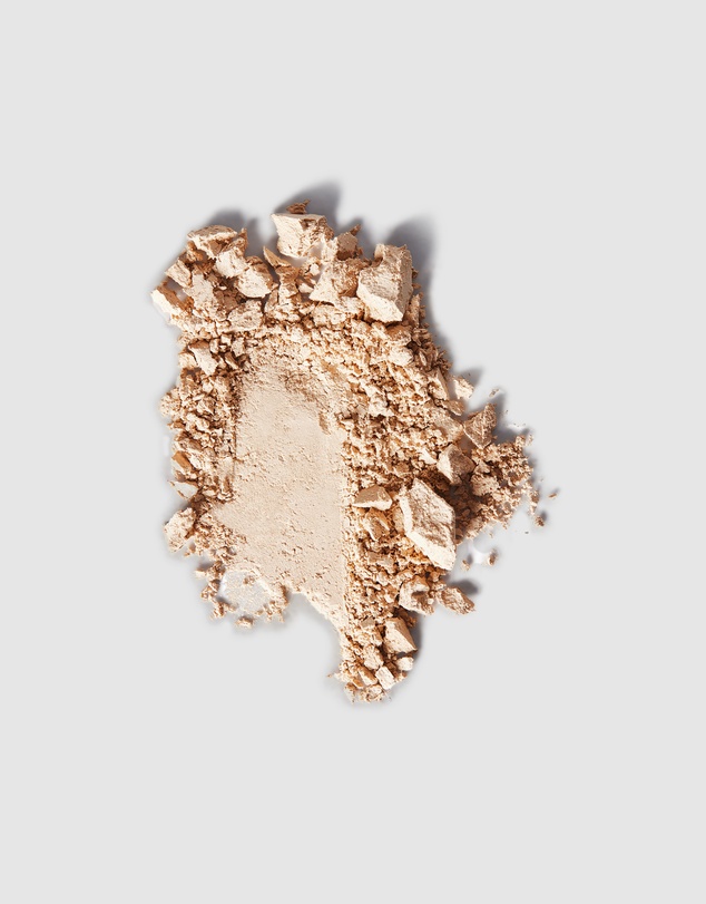 Napoleon Perdis - Camera Finish Powder Foundation Beige Beauty Look G1