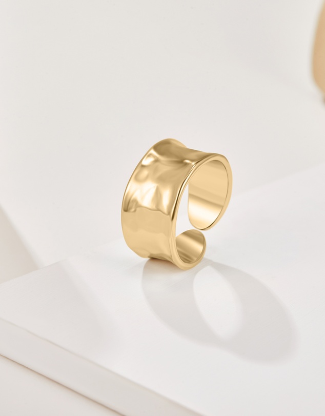 Mestige - 18K Gold Plated Valencia Hammered Ring