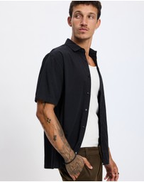 Former - Vivian Shunning SS Shirt