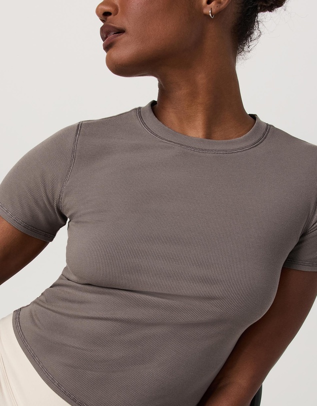 Vuori - Pose Fitted Tee
