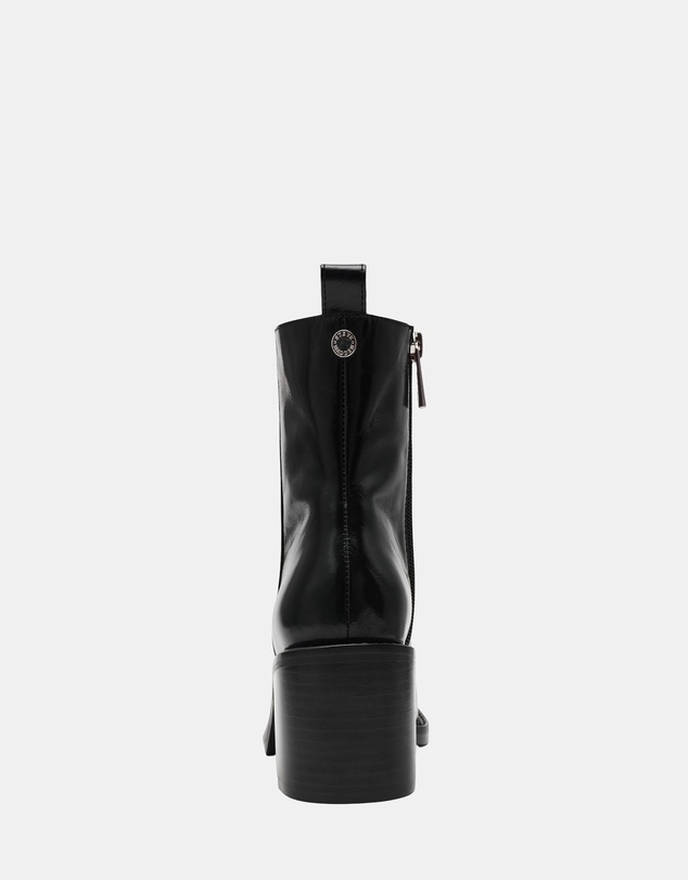 Steve Madden - Slender Black Leather Boots
