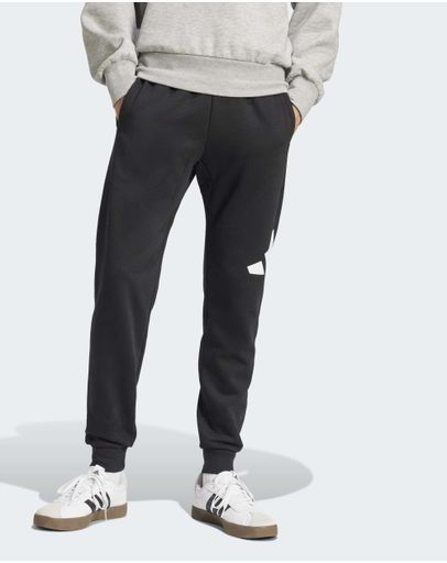 Black / White