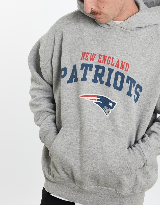 Vintage by The Real Deal - Pre Loved - Vintage Starter NFL New England Patriots Hooded Sweatshirt