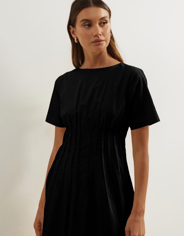 Atmos&Here - Maya Pleat Maxi Dress