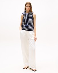 Tommy Hilfiger - Cable Knit Sleeveless Slim Sweater