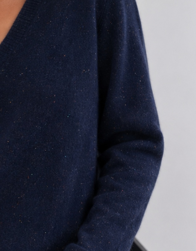 SILK MAGNOLIA - Merino Wool V-Neck Jumper