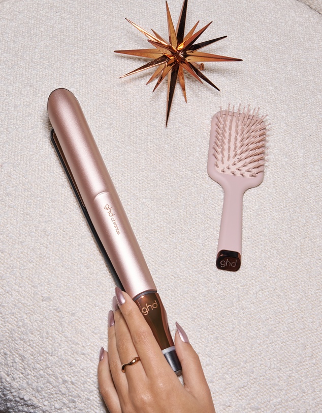 ghd - chronos™ Ultra-Fast Hair Straightener Limited Edition Gift Set in Cashmere Beige
