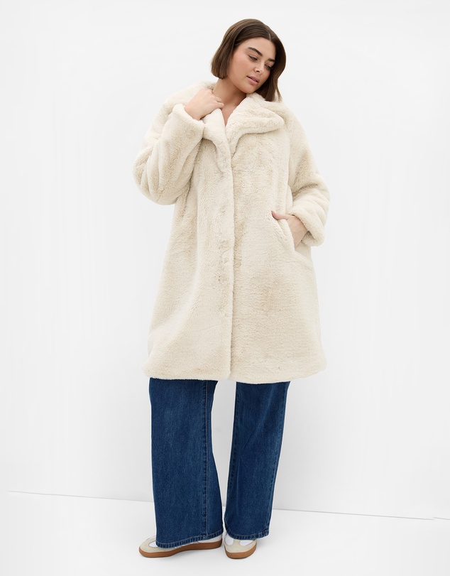 City Chic - Plus size Remi Faux Fur Coat - cream