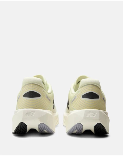 New Balance - FuelCell Rebel v5 (Wide Fit) - Men's