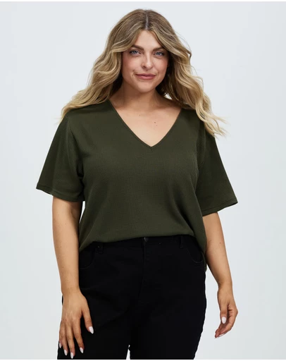 Atmos&Here Curvy - Sasha Waffle V-Neck Tee