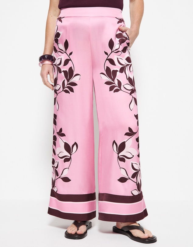 Commonry - Natalia Pant