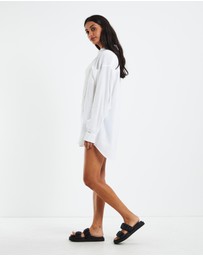 Subtitled - Avah Oversized Linen Shirt