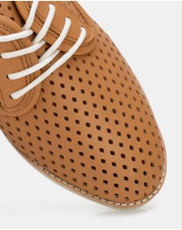 Rollie - Derby Punch Shoe