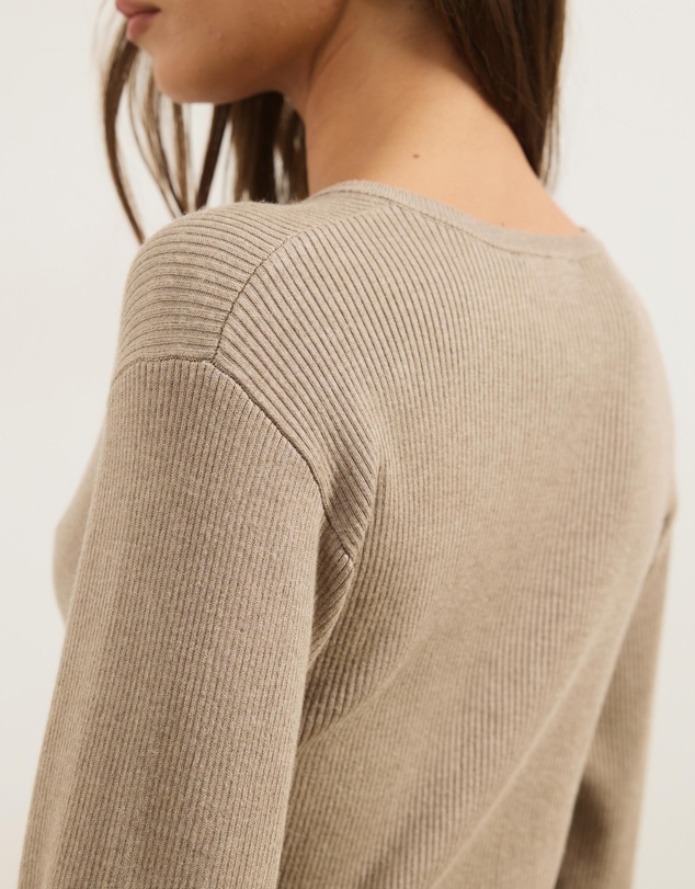 Atmos&Here - Lina Long Sleeve Knit Top