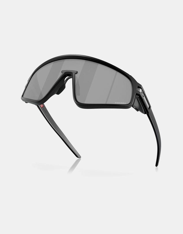 Oakley - Latch Panel