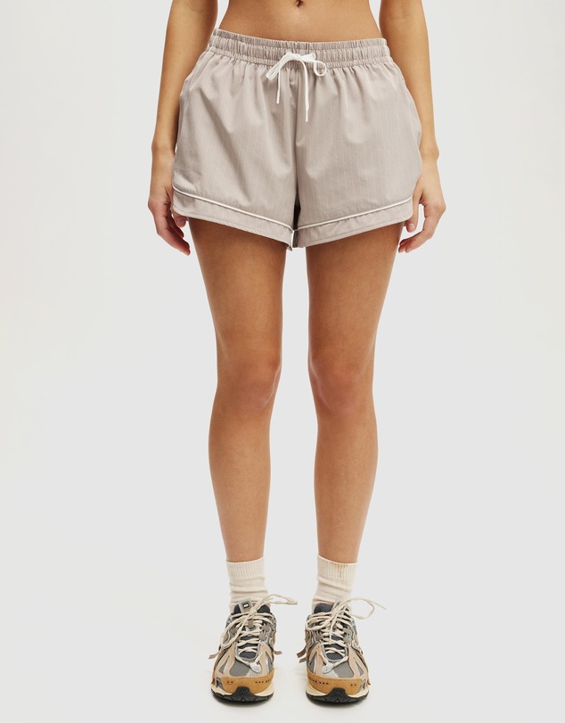 Cotton On Body Active - Woven Curved Hem Shorts