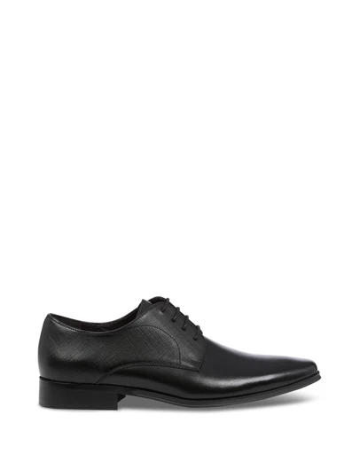 yd. - Richie Textured Shoe