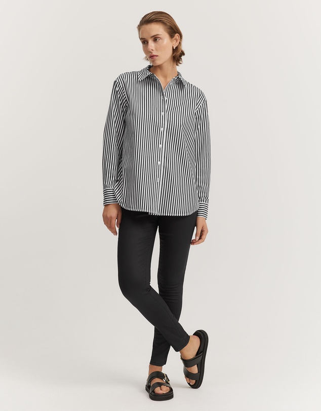 Country Road - Coated Mid Rise Fitted Jean