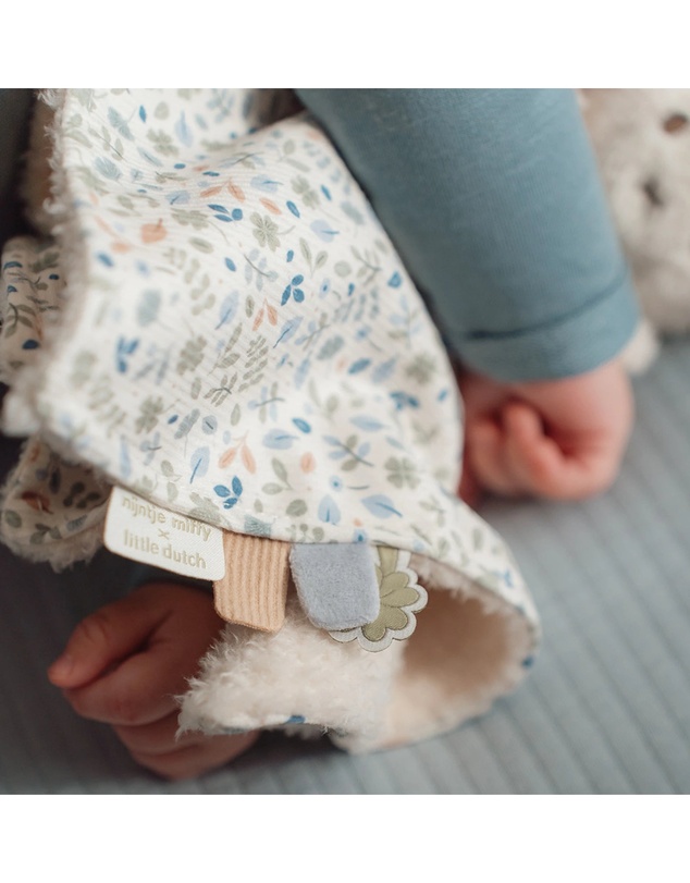 Miffy - Cuddle Cloth: Lucky Leaves