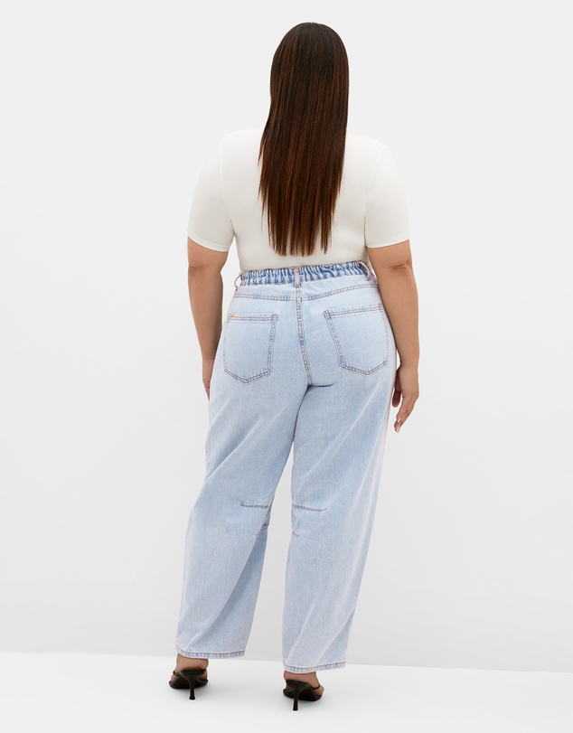 City Chic - Plus size Harley Fit Jas Barrel Leg Ankle Grazer Jean - light wash