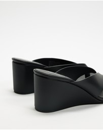 Dazie - Erin Thong Wedge Heels