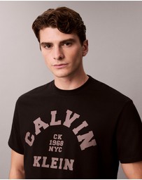 Calvin Klein Jeans - Varsity Logo Graphic Relaxed T-Shirt