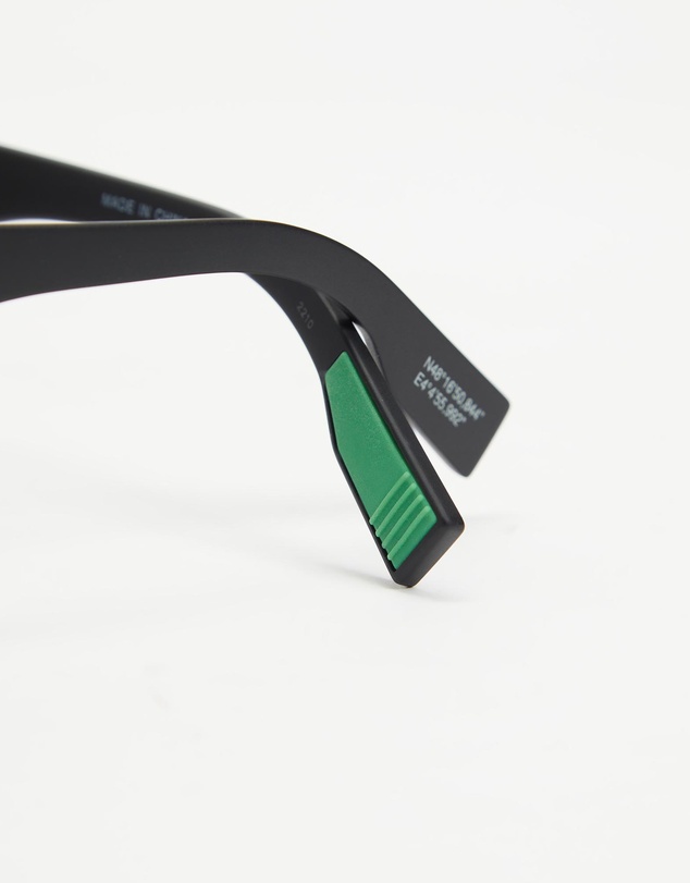 Lacoste - L6004S