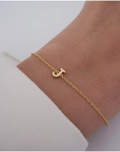 The Silver Collective - Petite A-Z Letter Bracelet Gold - J