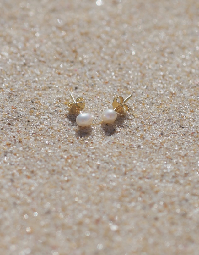 SAINT VALENTINE - Mini Pearl Studs - Gold
