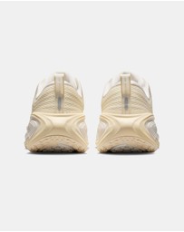 Nike - Vomero Plus - Women's