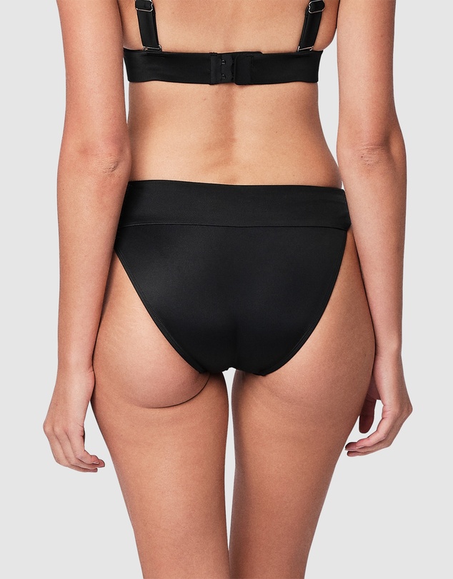 UNE PIECE - Classic Sassy Cheeky Bikini Bottom