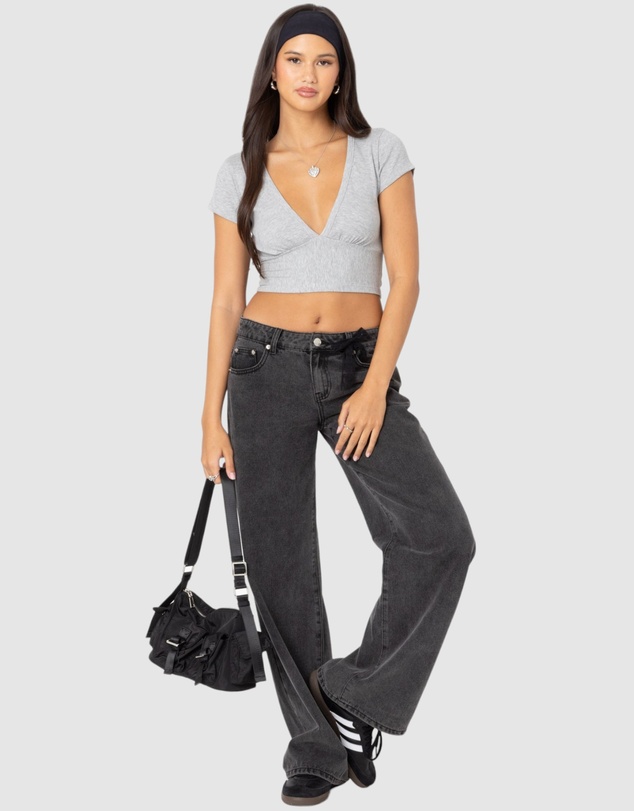 EDIKTED - Deep V Neck Crop Top