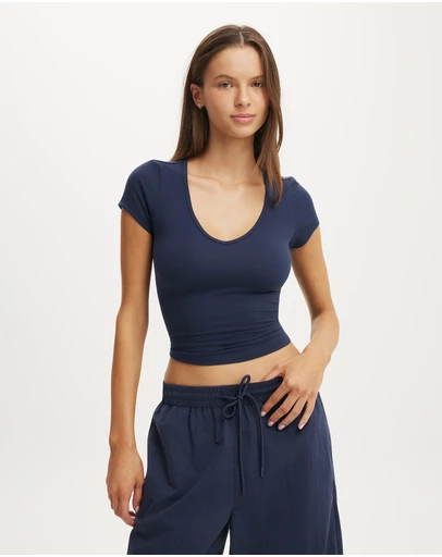 Cotton On Body Active - Ultra Soft Scoop Neck Fitted Tshirt