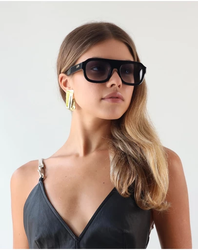 Soda Shades - Rozalia Russia x Soda Shades - Shade 004 Black