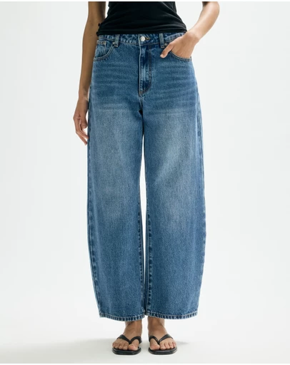 Minima Esenciales - Quentin Mid Rise Barrel Leg Jeans