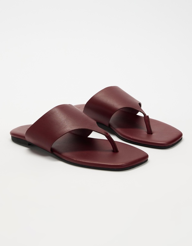 AERE - Delphine Leather Flip Flops - Women's