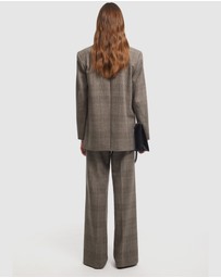 Aeron - Mercedes Blazer