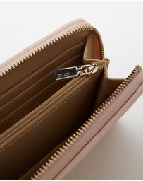 GUESS - Anise SLG Medium Zip Around