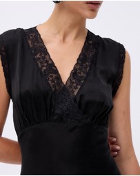 Minima Esenciales - Rosalie Lace Detail Midi Dress