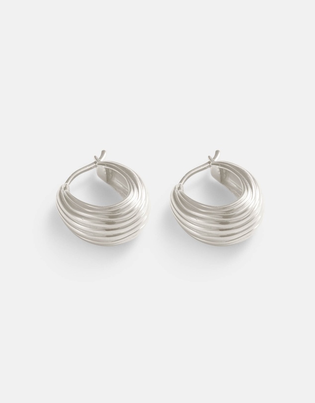 Kirstin Ash - Mondo Hoops