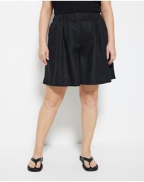 Commonry - Lucie Short