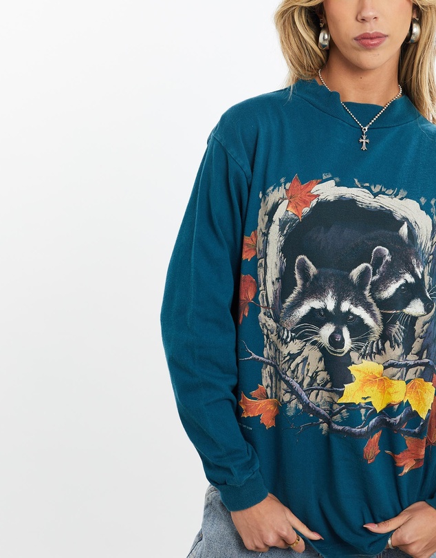 Vintage by The Real Deal - Pre Loved - Vintage 90s Racoon Wildlife Long Sleeve Tee