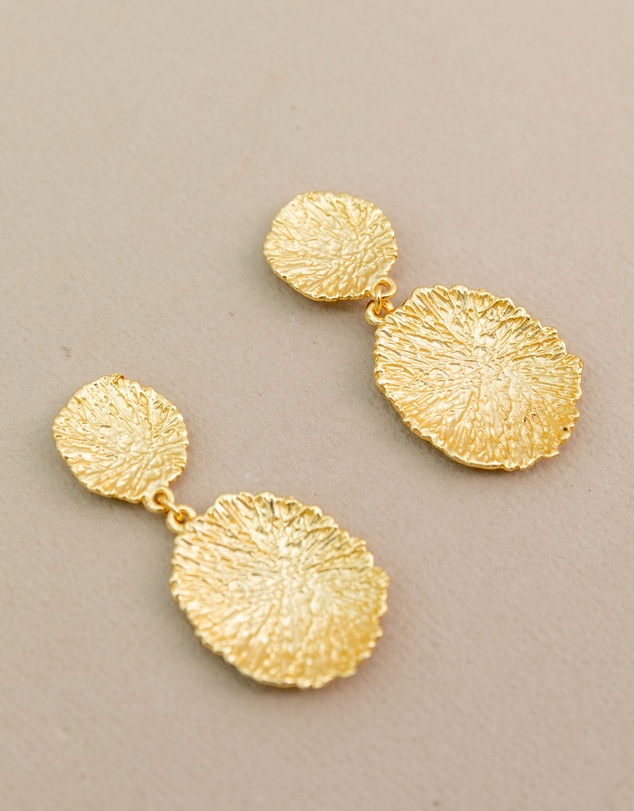 Meshca - Coral Textured Earrings