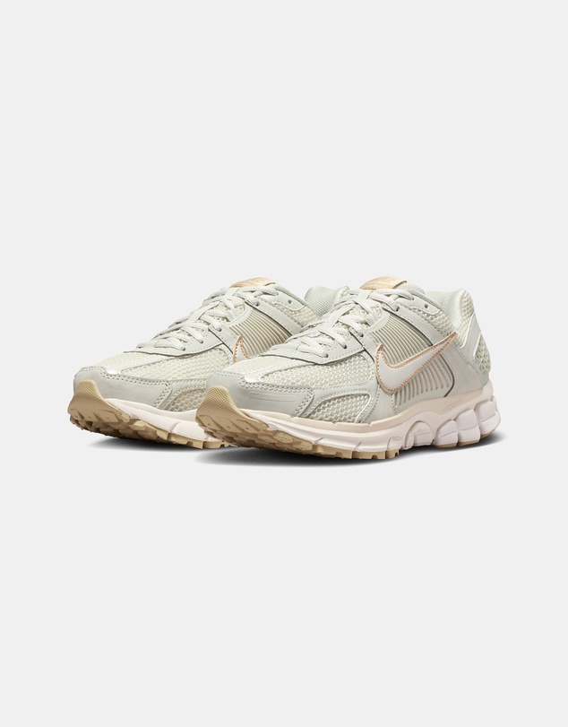 Nike - Zoom Vomero 5 - Women's