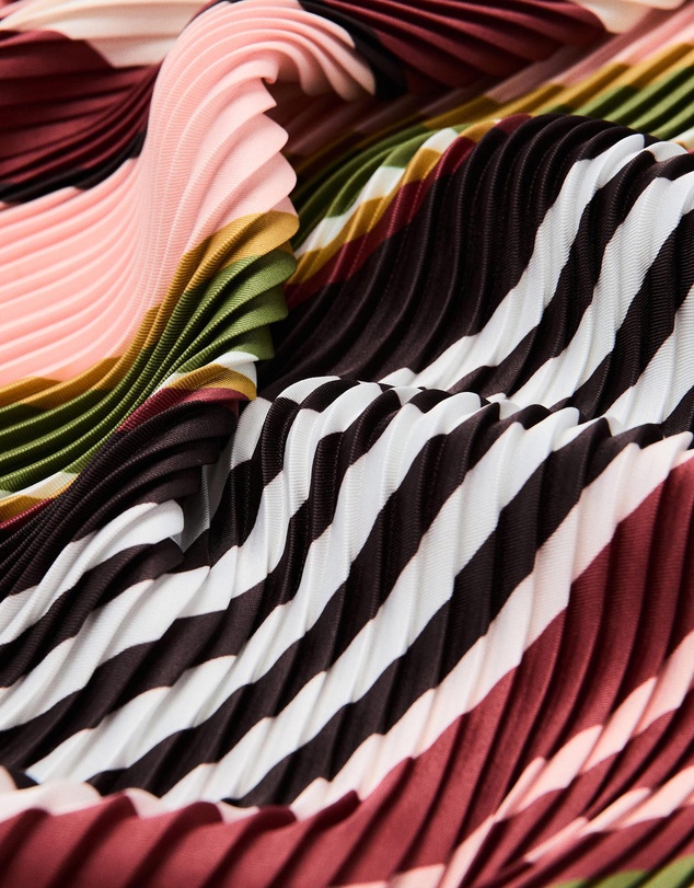 M.N.G - Pleat Handkerchief