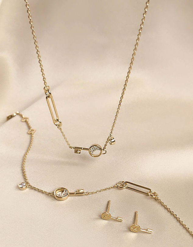 Wanderlust + Co - Crescent Key Gold Bracelet