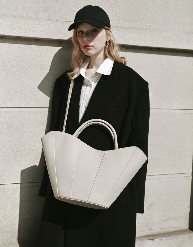 Gaston Luga - Josefine - Waterproof Tote Shoulder Carry Bag