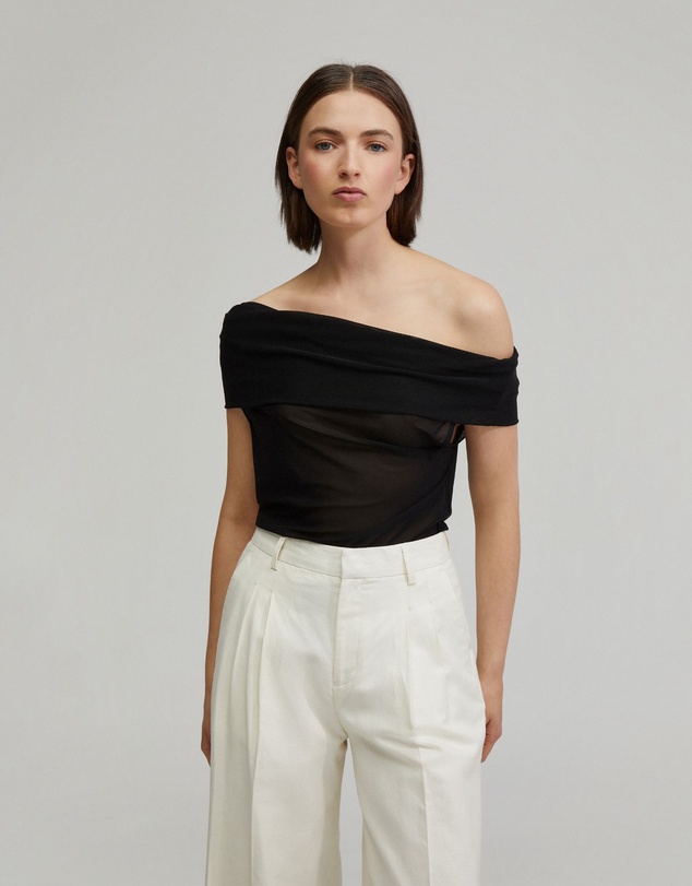 Oxford - Nia Mesh Off-Shoulder Top