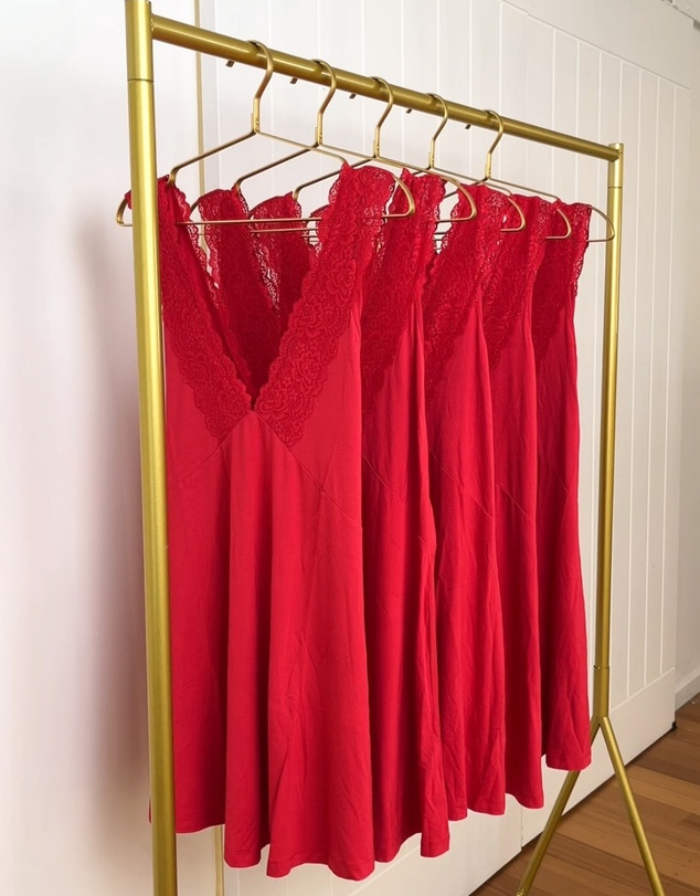 UNE PIECE - Delicate Lace Trim V-Neck Nightie
